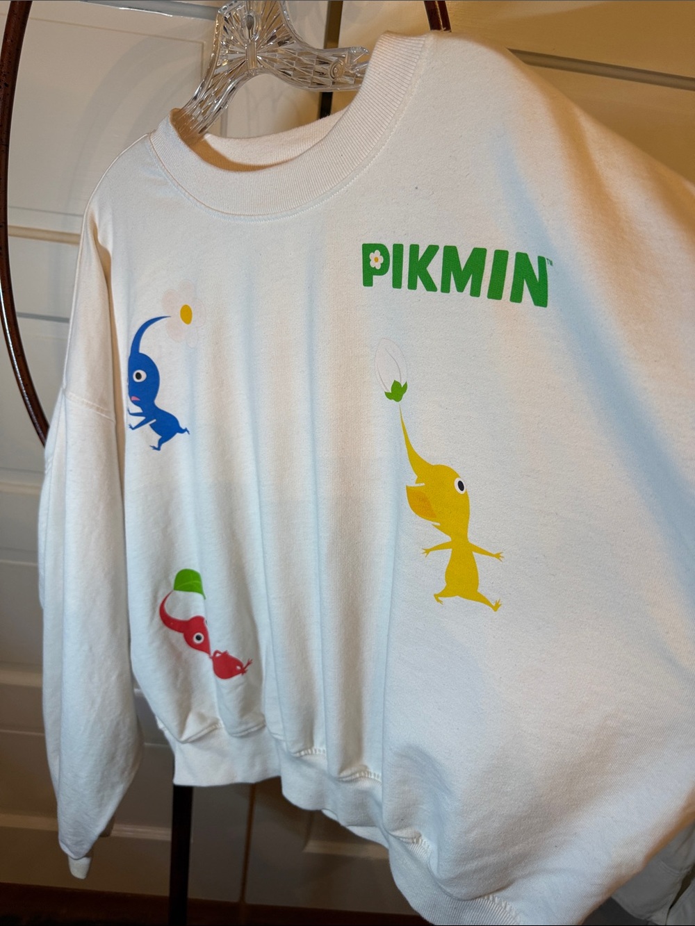 Nintendo Pikmin Graphic Cropped Sweatshirt Oversized Cute Gamer Cozy White Large - Picture 6 of 13